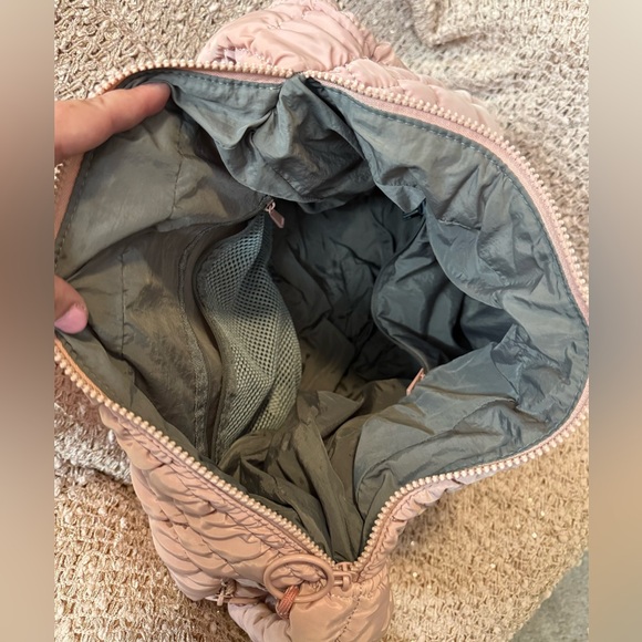 Pink Puffer Purse - Picture 5 of 8